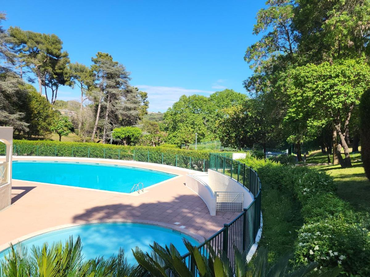 Domaine Des Palmiers Parking Privé * Cannes