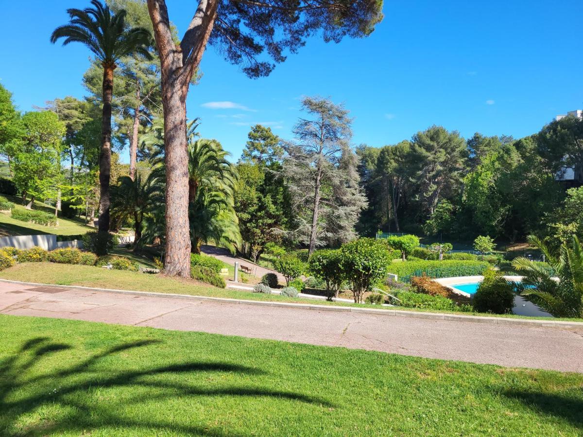 Domaine Des Palmiers Parking Privé Cannes
